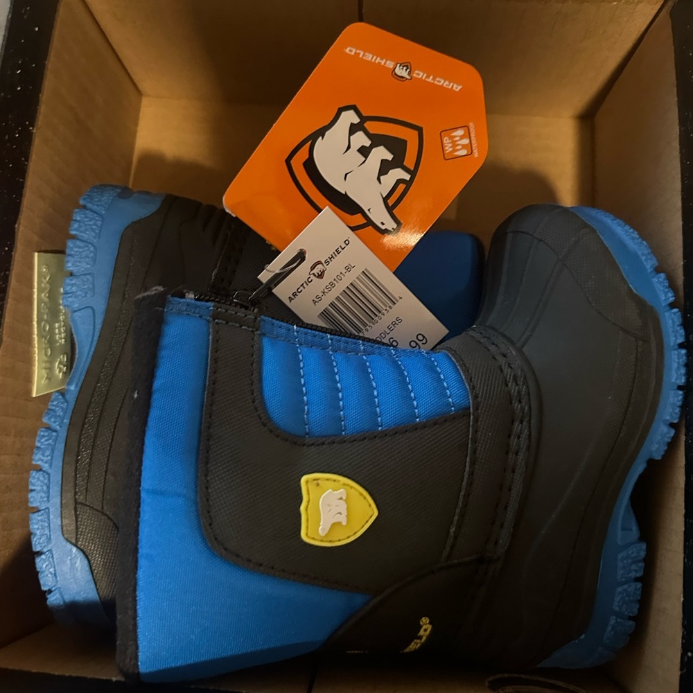 Arctic Shield Toddler Blue and Black Snow Boots